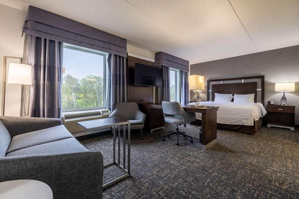 Hampton Inn&Suites Greensboro/Coliseum Area Zimmer foto